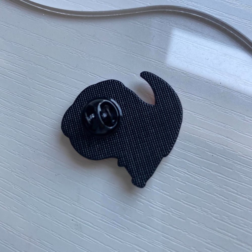 Charmander Pokemon Pin - Picture 3 of 4